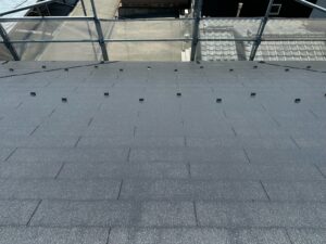 退色・コケが気になる屋根を塗装で美しく再生！【金沢市】
