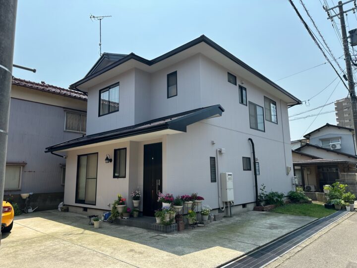 金沢市｜築25年の戸建て住宅で外壁塗装を実施｜明るく清潔感ある外観にリニューアル！