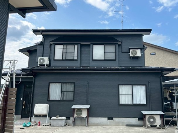 【珠洲市】外壁塗装と付帯部塗装の施工事例｜築20年以上の戸建て住宅