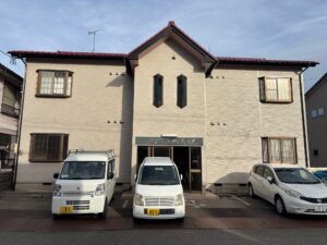 【金沢市】凍害で外壁がボロボロに…金属カバー工法で長寿命外壁へ再生！