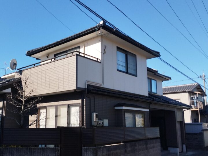 【金沢市】築25年・15年前に一度外壁リフォーム済みの戸建て住宅｜コーキングの劣化・色褪せを改善した外壁塗装工事